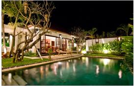 Comfortable villa with a swimming pool and a garden at 400 meters from the beach, Seminyak, Bali, Indonesia for 2,650 € per week