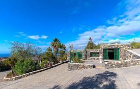 Rustic villa with a pool and sea views in San Miguel de Abona, Tenerife, Spain for 600,000 €