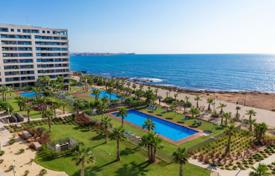 Luxury apartments on the seafront in Punta Prima, Alicante, Spain for 374,000 €