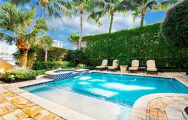 Spacious villa with a private garden, a swimming pool, a garage, a dock, terraces and views of the bay, Miami Beach, USA for $6,079,000