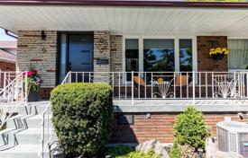 Terraced house – Etobicoke, Toronto, Ontario,  Canada for C$1,398,000