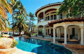 Spacious villa with a backyard, a swimming pool, a terrace and three garages, Fort Lauderdale, USA for $6,900,000
