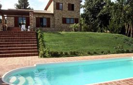 Two-storey traditional villa with a pool in Montescudaio, Tuscany, Italy for 1,100,000 €