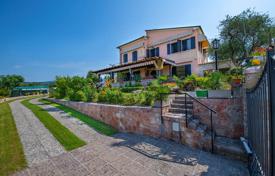 Three-level villa overlooking the lake near the center of Bardolino, Veneto, Italy for 1,990,000 €