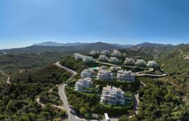 Penthouse for sale in Marbella Club Golf Resort, Benahavis for 990,000 €