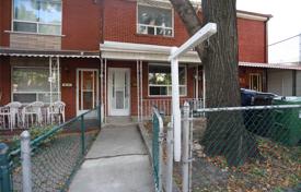 Terraced house – Euclid Avenue, Toronto, Ontario,  Canada for C$1,374,000