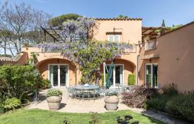 Charming villa in the privileged setting of the Appia Antica for 3,350,000 €