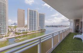 Stylish apartment with ocean views in a residence on the first line of the beach, Miami, Florida, USA for $875,000