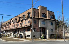 Terraced house – Bathurst Street, Toronto, Ontario,  Canada for C$1,164,000