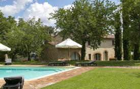 Traditional villa with a swimming pool, a garden and picturesque views, Cetona, Italy for 3,000,000 €