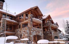 Gorgeous three-level chalet in the prestigious ski resort of Aspen, Colorado, USA for $26,300 per week