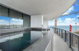 Luxury apartment with a parking, a terrace, a swimming pool and a ocean view, Sunny Isles Beach, USA for $3,600,000
