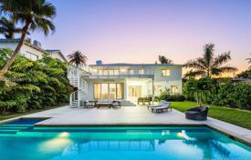 Classic villa with a private garden, a pool, a garage and a terrace, Miami Beach, USA for $1,750,000
