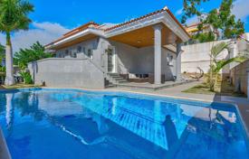 Two-storey villa with a pool, a garage and sea views in Santa Cruz de Tenerife, Spain for 990,000 €