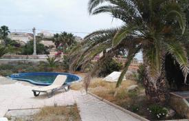 Villa a few steps from the sandy beach for 595,000 €