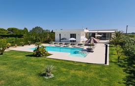 Recent Contemporary Villa with Pool in Chioggia (VENICE) for 1,190,000 €