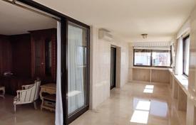 Five-room penthouse on the beach in Benidorm, Alicante, Spain for 1,150,000 €