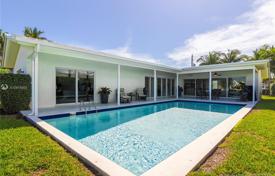 Renovated villa with a pool, a terrace and views of the bay, Miami Beach, USA for $1,990,000