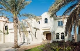 Beautiful villa with a swimming pool and an access to the beach, Palm Jumeirah, Dubai, UAE for $7,400 per week
