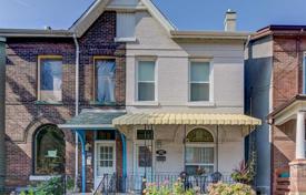 Terraced house – Broadview Avenue, Toronto, Ontario,  Canada for C$1,352,000
