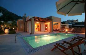 Cozy two-storey villa 150 meters from the sandy beach, Agios Nikolaos, Crete, Greece for 2,900 € per week