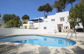 Renovated villa with a guest apartment, a pool and a garden in Santa Ponsa, Mallorca, Spain for 900,000 €