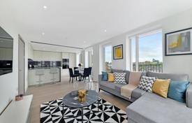 Spacious apartment in a new residence with a swimming pool and a cinema, London, UK for £1,730,000