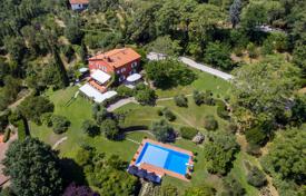 Splendid Villa for sale on the hills of Valdarno, Tuscany, Italy for 3,400,000 €