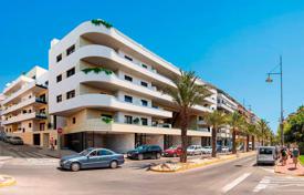 Three-bedroom apartment in a residence with a swimming pool, 400 meters from the beach, Torrevieja, Spain for 380,000 €