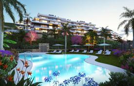 Apartments with sea views, close to the golf course in Mijas Costa for 430,000 €