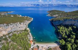 Plot on the first sea line, Hvar, Croatia for 250,000 €