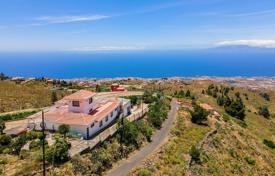 Traditional villa with a large plot of land and panoramic views in Santa Cruz de Tenerife, Spain for 1,200,000 €