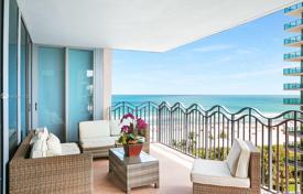 Cosy flat with ocean views in a residence on the first line of the beach, Miami Beach, Florida, USA for $2,200,000