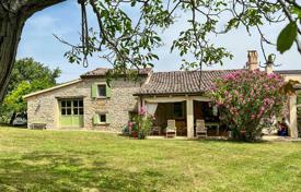 Three-storey villa with a garden in a picturesque area, Tavoleto, Italy for 600,000 €