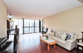 Apartment – Etobicoke, Toronto, Ontario,  Canada for C$947,000