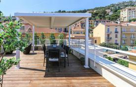 Penthouse-duplex renovated overlooking Monaco for 1,695,000 €
