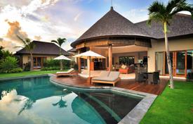 Guarded villa with a swimming pool, Umalas, Bali, Indonesia for 1,900 € per week
