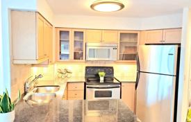 Apartment – Lake Shore Boulevard West, Etobicoke, Toronto,  Ontario,   Canada for C$823,000