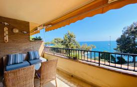 Seafront penthouse with incredible terrace in Lloret de Mar, Costa Brava, Spain for 500,000 €