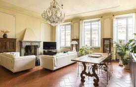 Prestigious flat in historical building in Arezzo Tuscany for 730,000 €