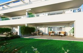Apartments with parking space on the first line of the golf course, Mijas, Spain for 433,000 €