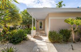 Townhome – Pine Tree Drive, Miami Beach, Florida,  USA for $2,900,000