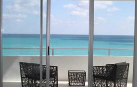 Spacious apartment with ocean view in a condominium with swimming pool and private access to the beach, Miami Beach, Florida for 1,177,000 €