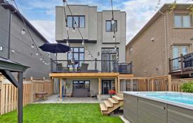 Townhome – East York, Toronto, Ontario,  Canada for C$2,431,000