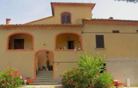 Traditional villa with a vineyard in Marciano della Chiana, Tuscany, Italy for 798,000 €