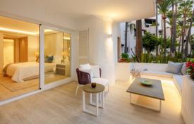 Apartment for sale in Marina Puente Romano, Marbella Golden Mile for 4,500,000 €
