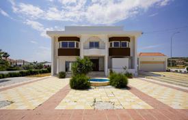 Detached two-storey villa for sale in Pyla for 750,000 €