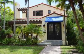 Cozy two-story cottage with a plot, a garage and a terrace, Coral Gables, USA for $1,320,000