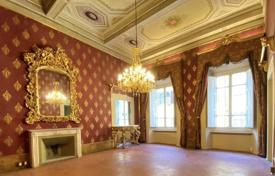 Apartment with frescoes for sale in Florence for 1,180,000 €