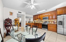 Townhome – West End, Miami, Florida,  USA for $350,000